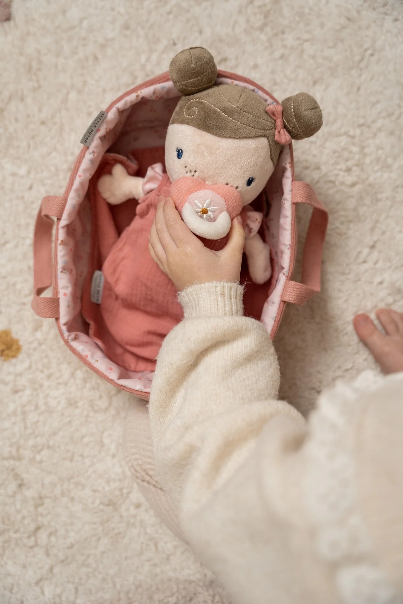 Boneca de Pano Rosa com Alcofa Little Pink Flowers - Little Dutch
