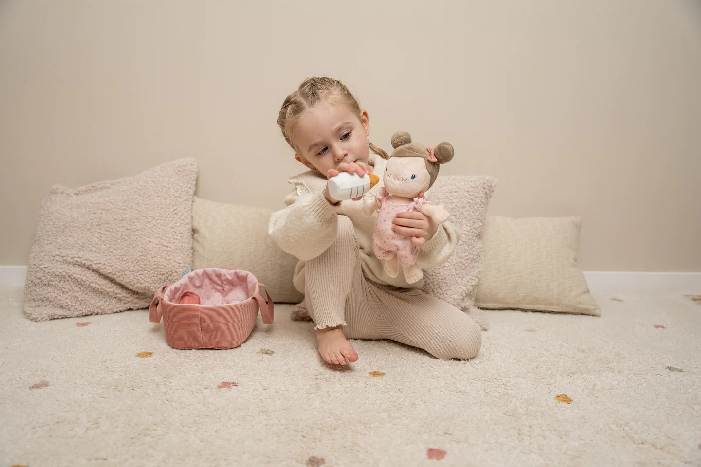 Boneca de Pano Rosa com Alcofa Little Pink Flowers - Little Dutch