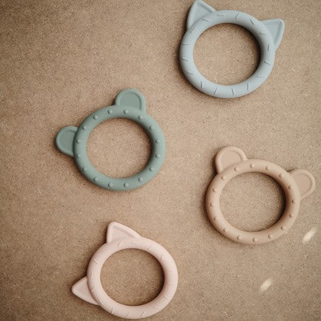 Mordedor de silicone Urso Blush - Mushie