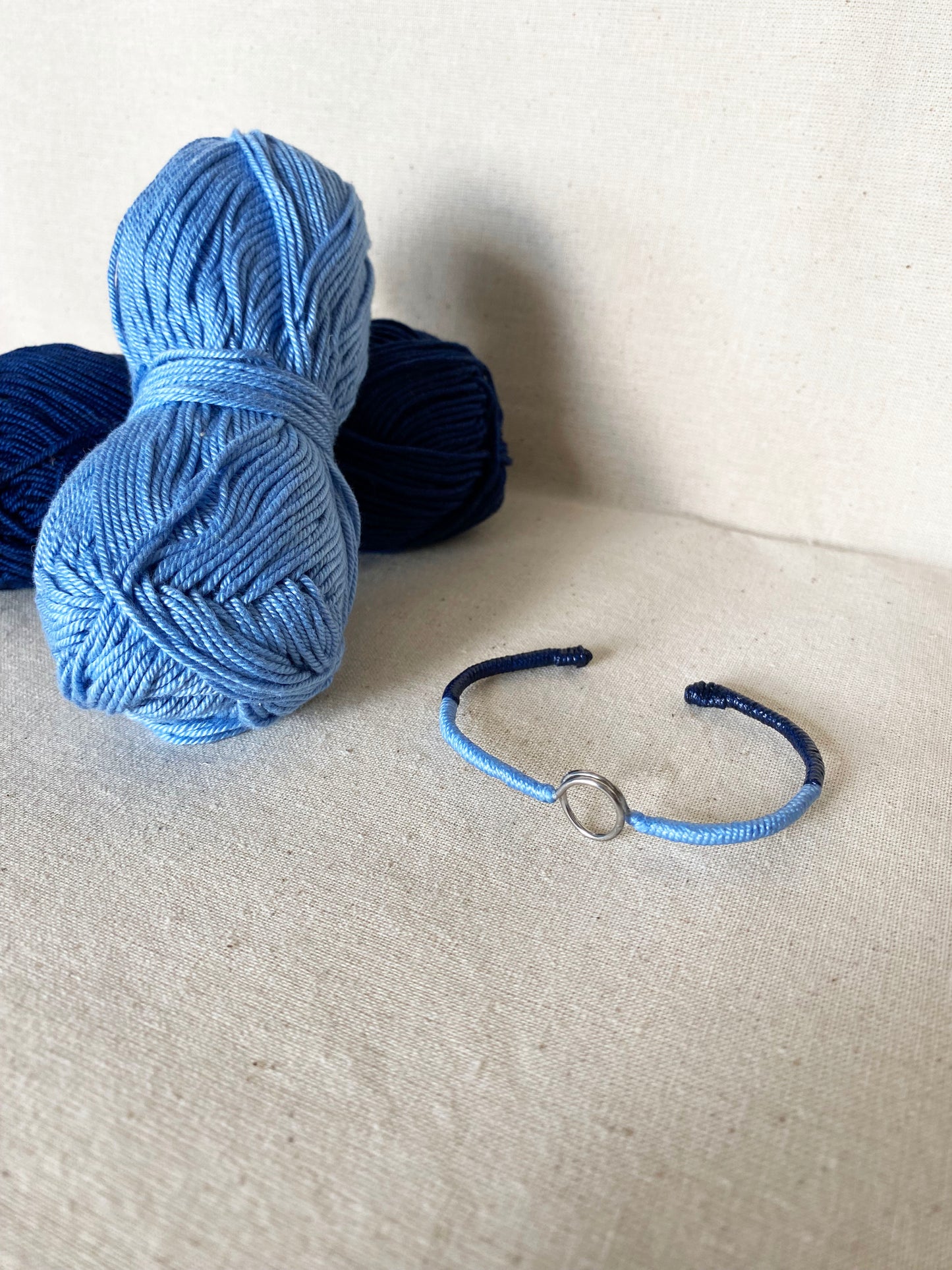 Thready - Blue Circle Bracelet