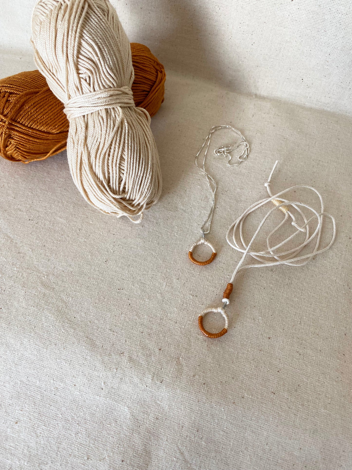 Thready - Silver Necklace/Beige Circle Rope